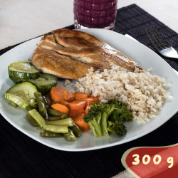 Filé de frango grelhado com arroz integral e mix de legumes - 300g